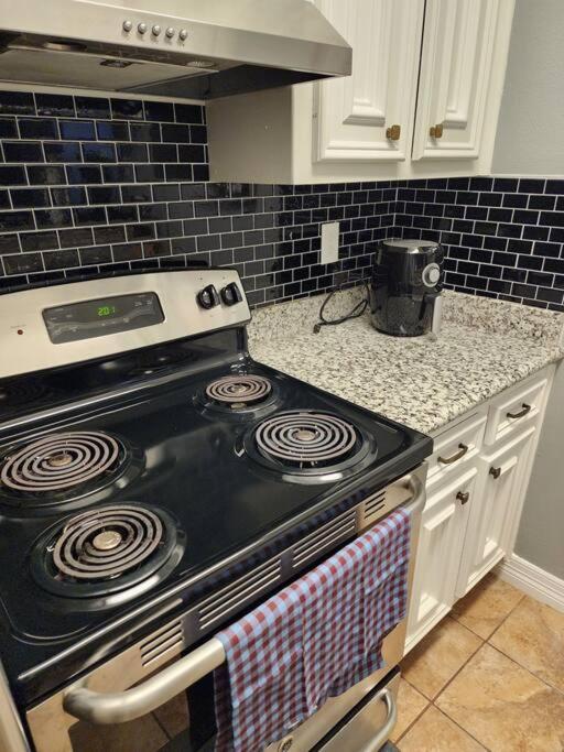 Blue Shark *E4* @ Midtown Comfortable 1Br King Apartment Houston Luaran gambar